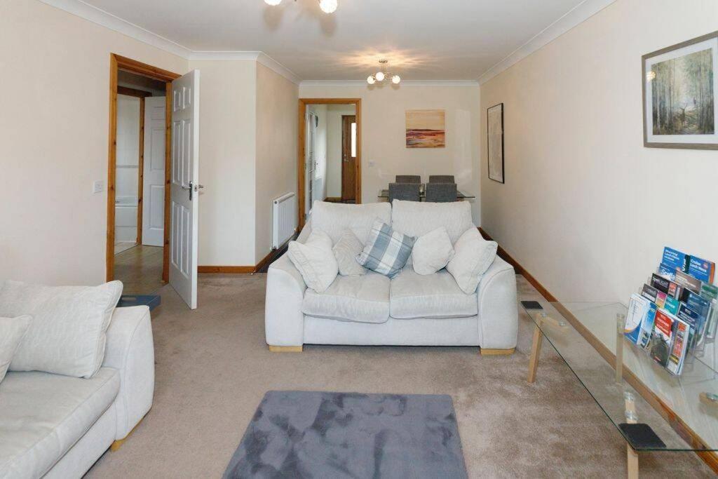 Modern 2 Bedroom Semi Detached House With Own Private Driveway Inverness Luaran gambar