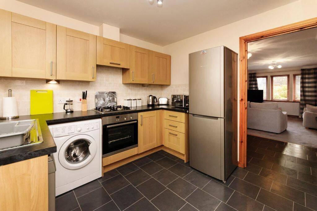Modern 2 Bedroom Semi Detached House With Own Private Driveway Inverness Luaran gambar